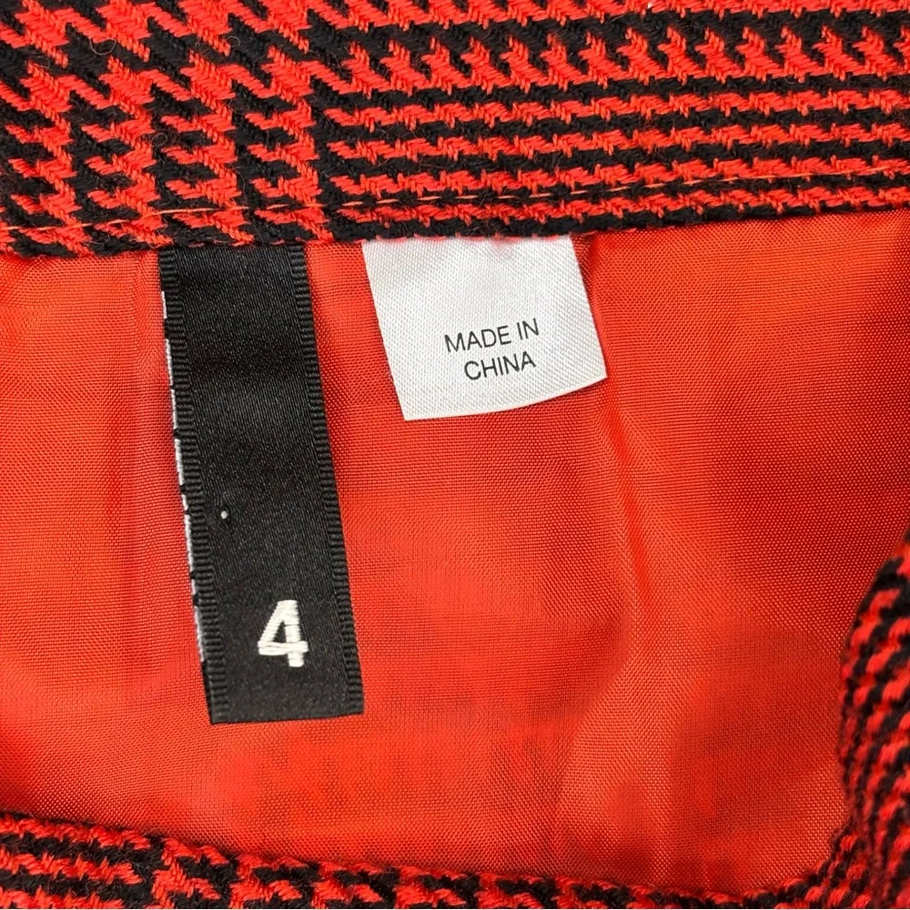 🔥3 for $21- H&M Red Plaid Mini Skirt with Side Buttons - Picture 4 of 7